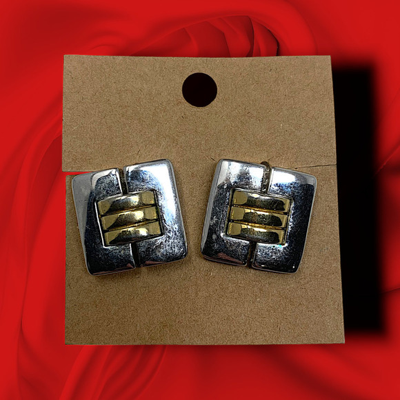 Vtg St. John Gold Tone Chunky Square Clip On Earrings Modernist Couture Runway - Picture 6 of 6